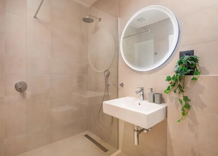 Old Olive Iii Villa *